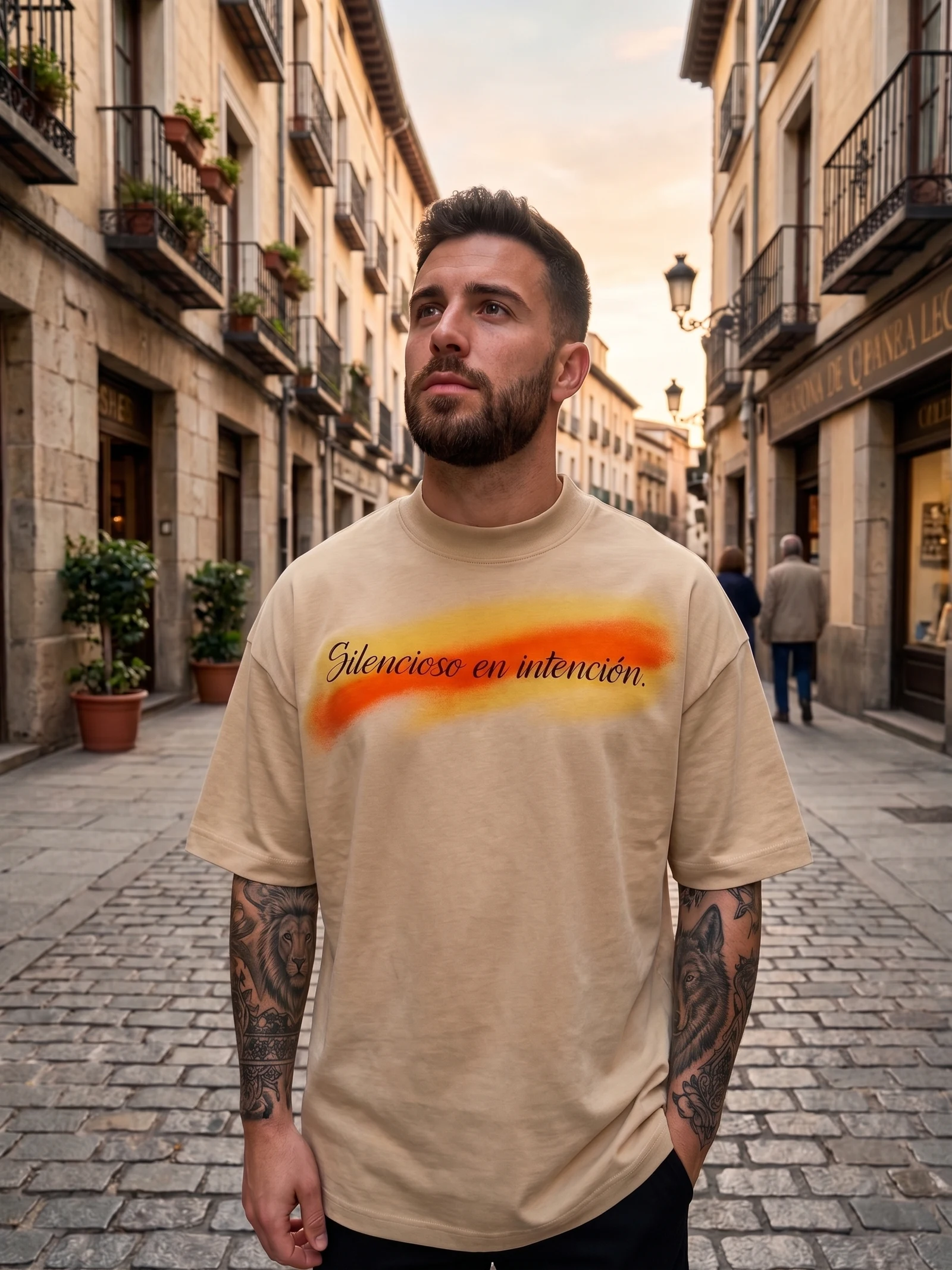 Camiseta Oversize (Silencioso en intención)  — vista 2 de 2